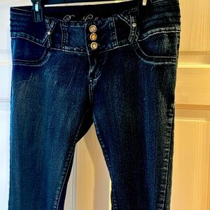 Roma collection super stretchy acid washed skinny jeans. Juniors size 9